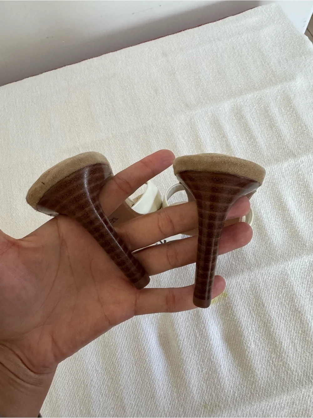 ZARA White Toe-Post Suede-Trim Slide Sandals - Picture 7 of 8